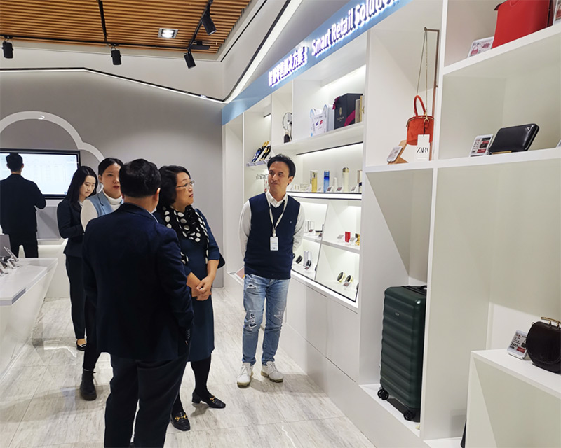 深圳擔保集團領導蒞臨指導工作，云里物里成績驕人備受肯定！